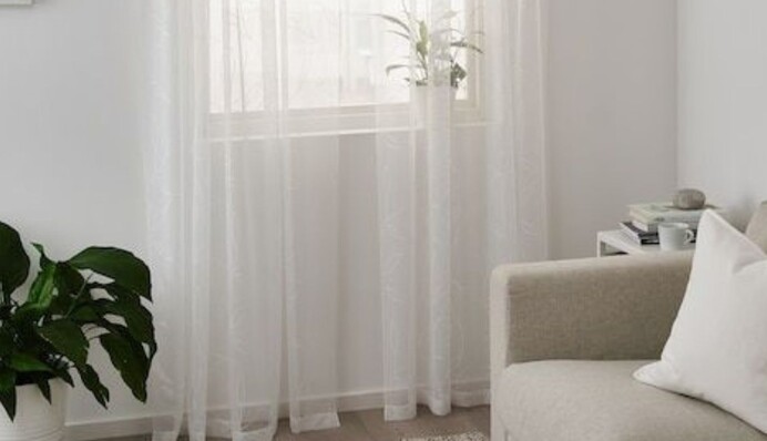 Як освіжити старий пожовклий тюль: дієві засоби для машинного та ручного прання
