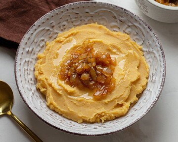 Что добавить в постное меню: рецепт горохового пюре, которое удивит ярким вкусом