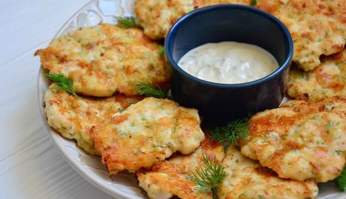 Соковиті і дуже смачні: як приготувати рублені котлети з куркою і грибами