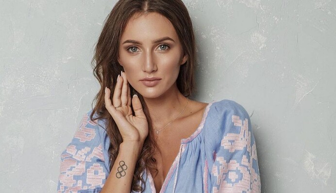 Нет сил бороться: Анна Ризатдинова рассказала, почему не общается с мамой в Крыму