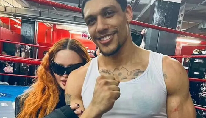 Мадонна встречается с красавцем-боксером, который младше нее на 35 лет - СМИ