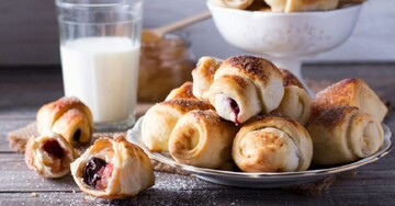 Вкусная выпечка в постном меню: как приготовить рогалики с повидлом на растительном масле