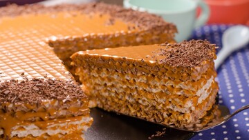 Яку начинку зробити для вафельного торта: найкращі рецепти на 8 березня