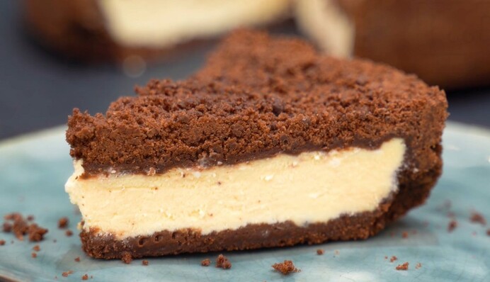Що приготувати до чаю без зайвої мороки: рецепт шоколадно-сирного кексу