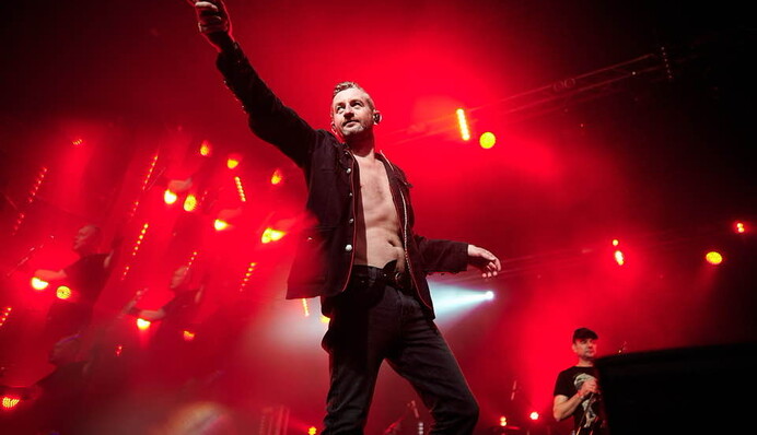 После скандала с бегством комика Щегеля из Украины Сергей Жадан призвал выпускать артистов за границу