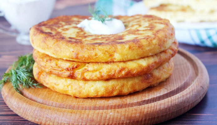 Легко та з доступних продуктів: як приготувати смачні картопляні палянички