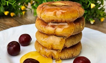 Смачні сирники можна їсти навіть у піст: як приготувати їх без яєць і молока