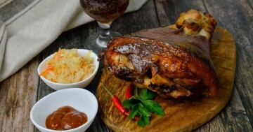 Как запечь рульку в темном пиве на День святого Патрика: простой рецепт