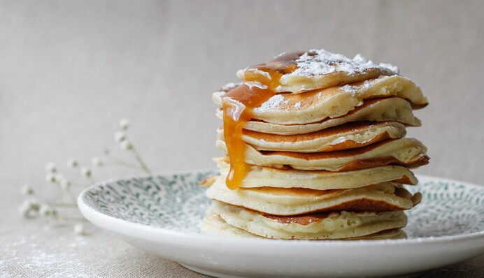 Можно готовить без муки: рецепт вкусных оладий с манкой