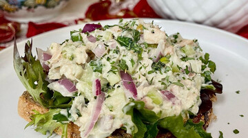 Идеальная намазка для бутербродов: как приготовить салат с тунцом и зеленью