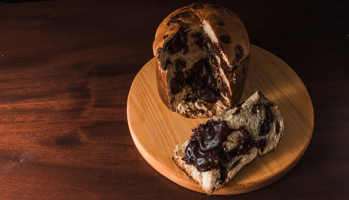 Паска-бріош з шоколадом стала кулінарним трендом на Великдень: як її приготувати