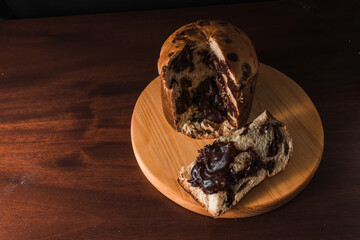 Паска-бриош с шоколадом стала кулинарным трендом на Пасху: как ее приготовить