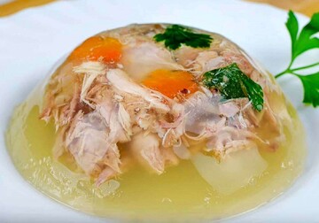 Как приготовить на Пасху нежный холодец из курицы: простой рецепт