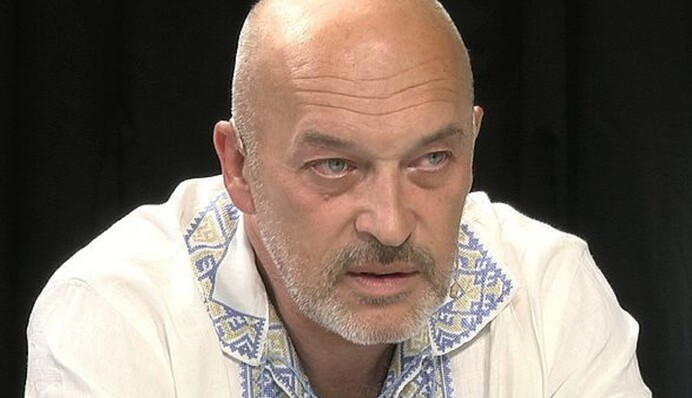 Не можуть далі працювати вчителі, що розповідають нашим дітям про "вєлікую Расію" і "історічєскую родіну" - Георгій Тука