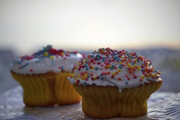 Як приготувати на Великдень смачні кекси з глазур'ю, які замінять паску: простий рецепт