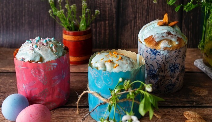 Коли печуть паски і фарбують яйця на Великдень: який день краще обрати