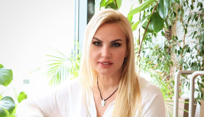 Камалия рассказала о хроническом заболевании, которое быстро меняет ее внешность