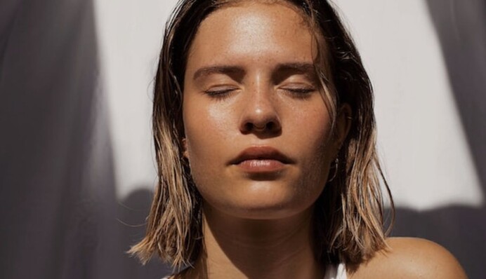 Как сушить волосы, чтобы они не пушились: лайфхак для гладкой прически