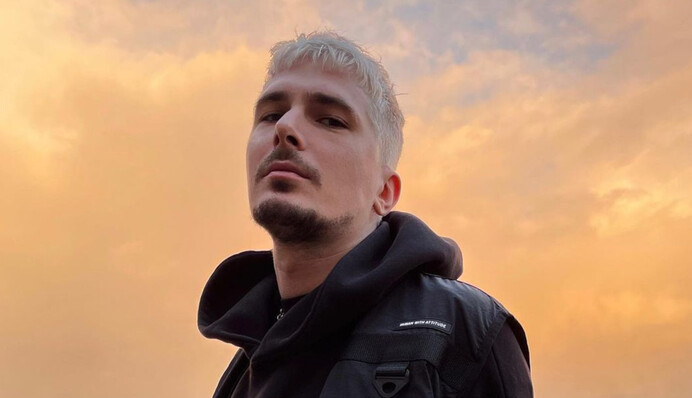 Длится уже три года: Позитив рассказал о болезни, которую пытался заглушить алкоголем