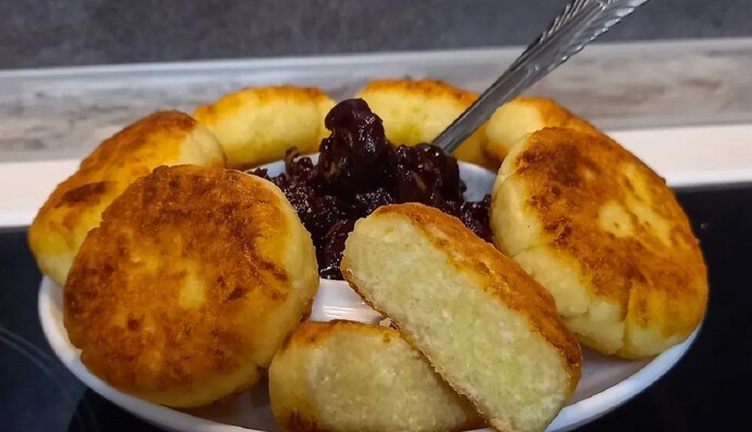 Рецепт без сахара: как приготовить вкусные сырники с бананом и манкой