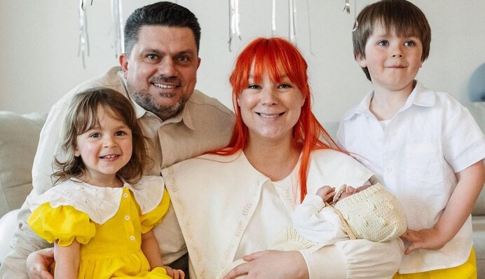 Перша зустріч всією родиною: Світлана Тарабарова після пологів зворушила світлинами з дому