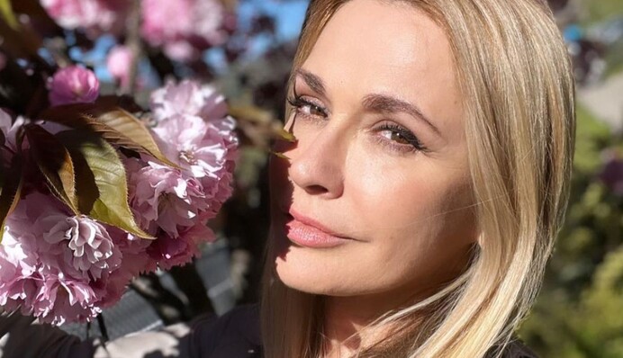 Мои самые родные: в День дочери Ольга Сумская поделилась семейным снимком с детьми