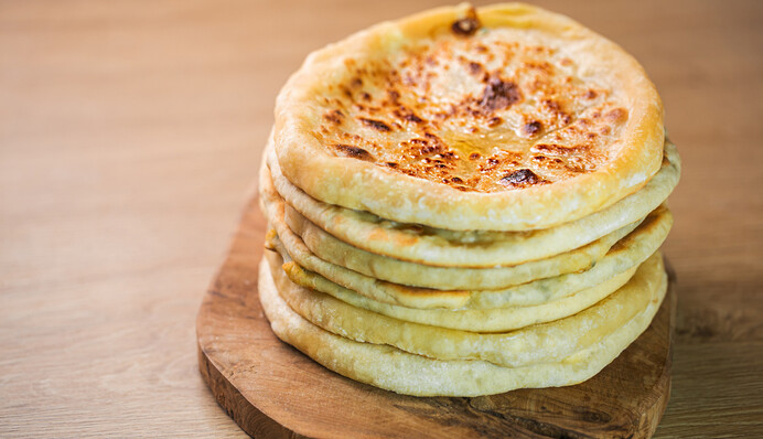 Хачапури без выпечки: как быстро приготовить на сковороде с сыром сулугуни