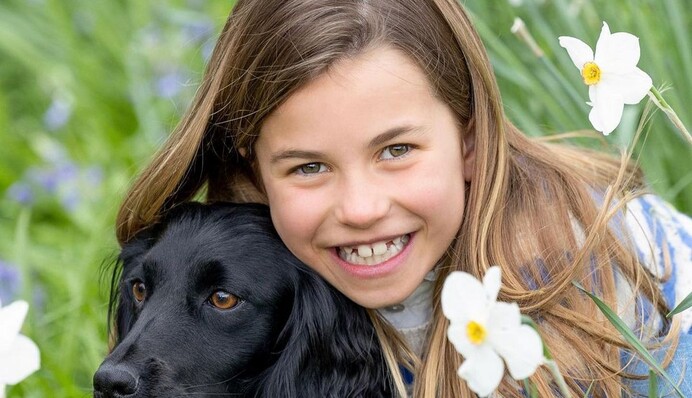 Посмішка принца Вільяма: королівська родина показала чарівне фото принцеси Шарлотти