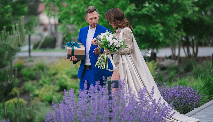 Злата Огневич отправилась в Мексику на свадьбу участника 