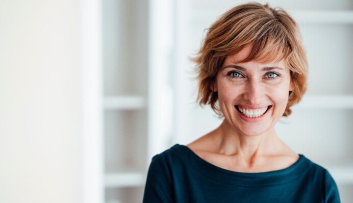 Парикмахер назвала стрижку, которую не стоит делать зрелым женщинам: она прибавляет возраста