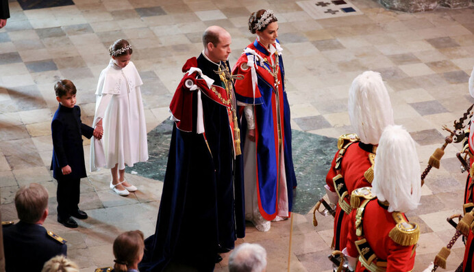 Кейт Міддлтон і принц Вільям відвідали коронацію Чарльза з дітьми: фото сім'ї