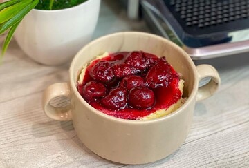 Чизкейк в чашці: як приготувати без випічки смачний десерт у мікрохвильовці
