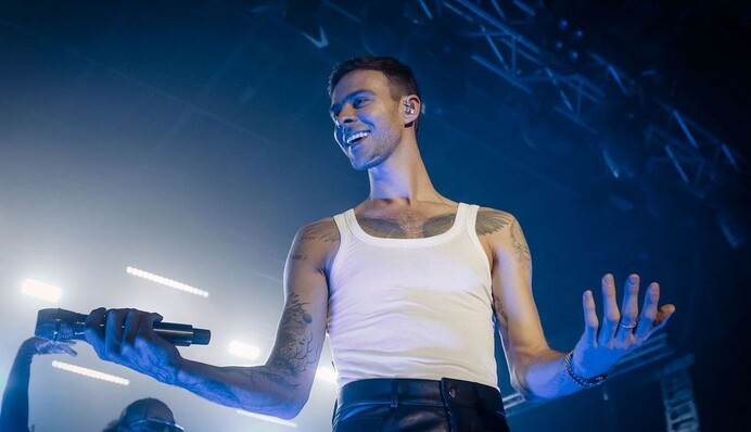 Макс Барских попал в скандал из-за русскоязычных песен в мировом турне