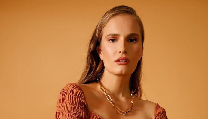 Алла Костромичева беременна во второй раз: украинская модель показала эффектное фото с животиком