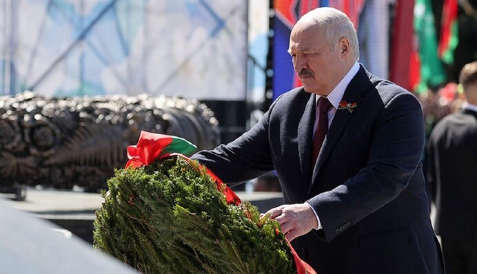 Білоруси готуються пити шампанське: що відбувається у північних сусідів