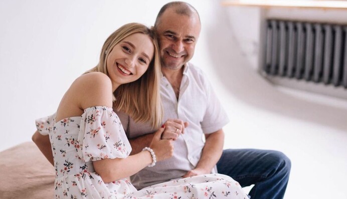 Ми звичайна сім'я: дружина Віктора Павліка прокоментувала скандал із спецперепусткою