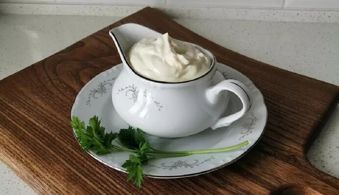 Густий домашній майонез можна приготувати без яєць: як це зробити