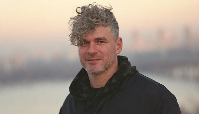 Арсен Мирзоян в День вышиванки показал взрослого сына от первого брака: фото