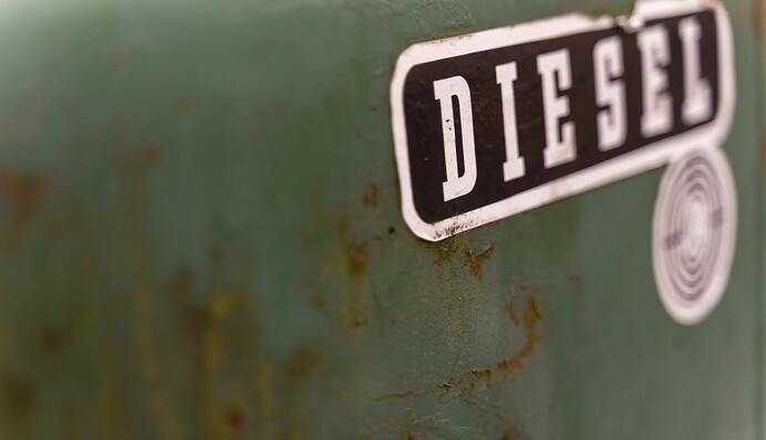 Бензин и дизель подорожают? Зачем Кабмин создает запас топлива