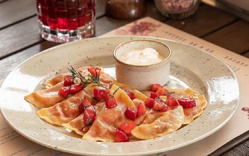 Рецепт вареників на пару: як смачно приготувати з полуницею в якості начинки