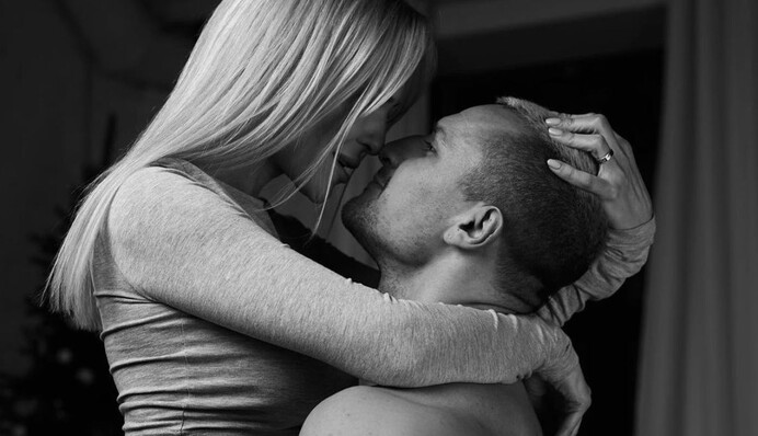 Перевернула мою жизнь: Тарас Цымбалюк показал нежные фото с любимой в день ее рождения