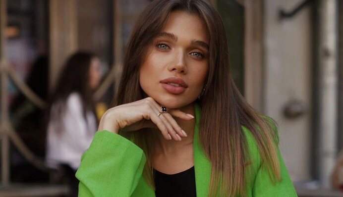 Очень большой живот: блогер Саша Бо рассказала о третьей беременности