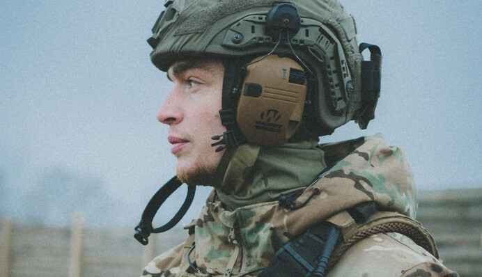 Дякуйте богу, що є вибір: танцівник Назар Грабар у ЗСУ звернувся до чоловіків, які не воюють