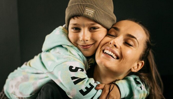 Ксения Мишина призналась, что до 7 лет сын Платон жил с ее родителями, пока она строила карьеру