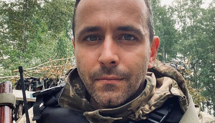 П'ять днів під безкінечним вогнем: письменник Артем Чех отримав контузію під Бахмутом