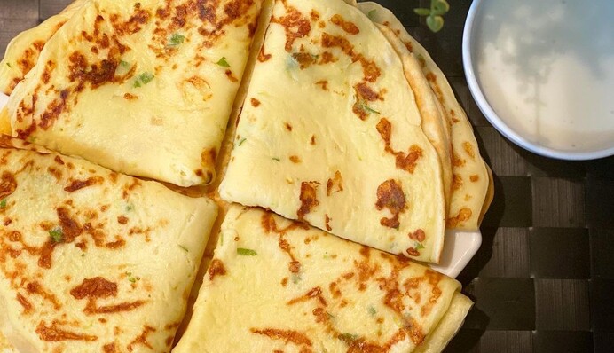 Смачна та швидка вечеря: як приготувати кабачково-картопляні млинці