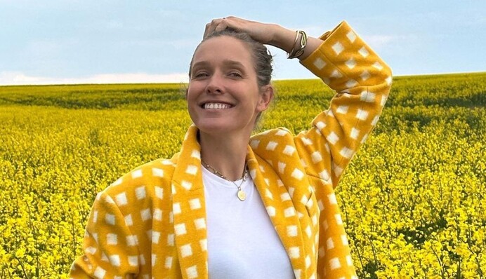 Не отчаявшиеся украинцы: Катя Осадчая подбодрила поклонников яркими фото