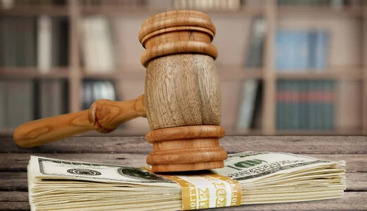 Нахабна Феміда: коли суддів почнуть брати за злочини