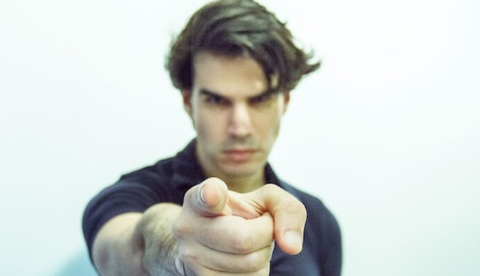 Резкие и грубые с окружающими: какие знаки Зодиака считают злыми и неприятными