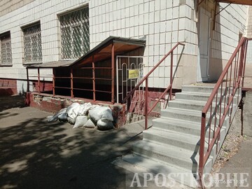 Бомбосховищ не передбачено: чи можна сховатися під час тривоги у 